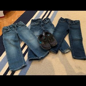 Like new size 3t jeans. 2 gap. 1 H&M. Sz 9c Nikes